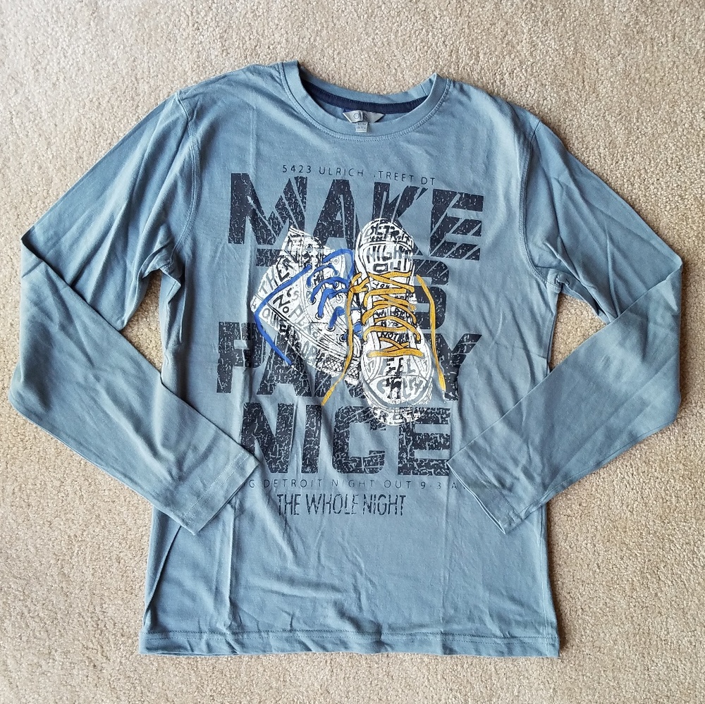 Boys Long Sleeve T-shirt from Europe size 14 Like NEW